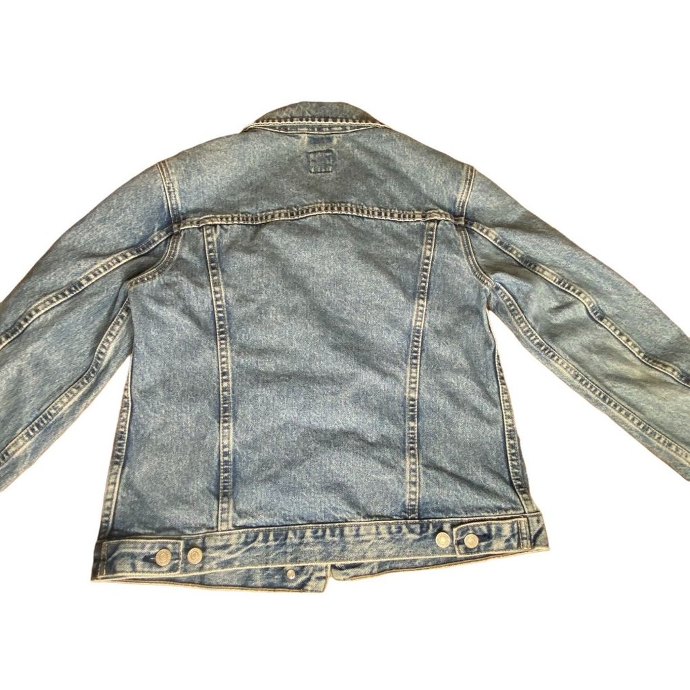 Gap Women's Blue Denim Jacket Size Medium Button Up Classic Look - Picture 2 of 10